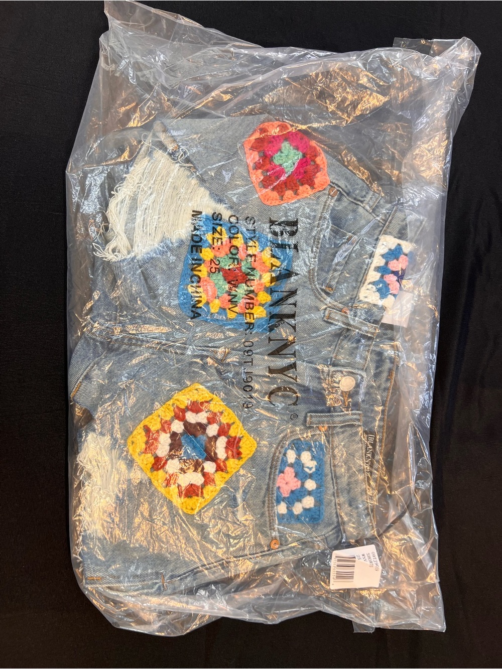 Blank NYC The Barrow Vintage High Rise Denim Shorts Crochet Patches size 25 NWT - Picture 9 of 10